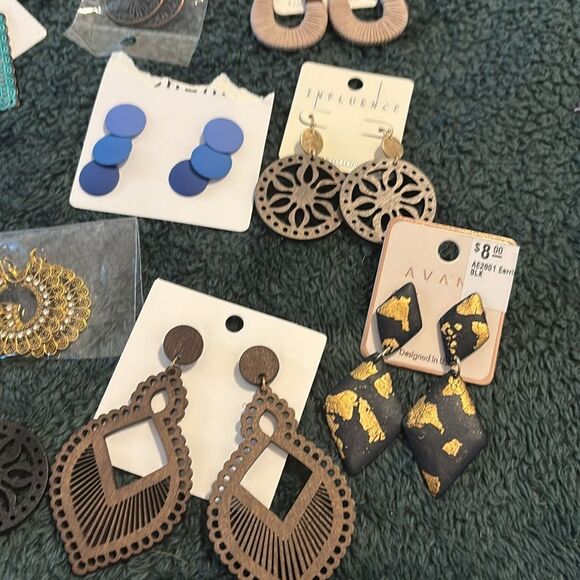 Never worn earring bundle - Picture 3 of 5
